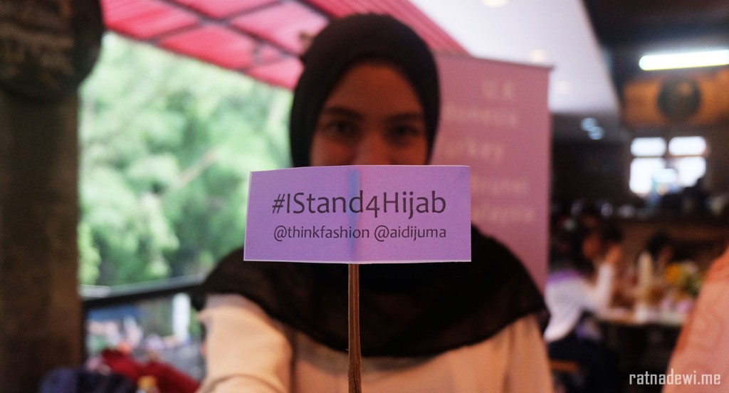 #IStand4Hijab